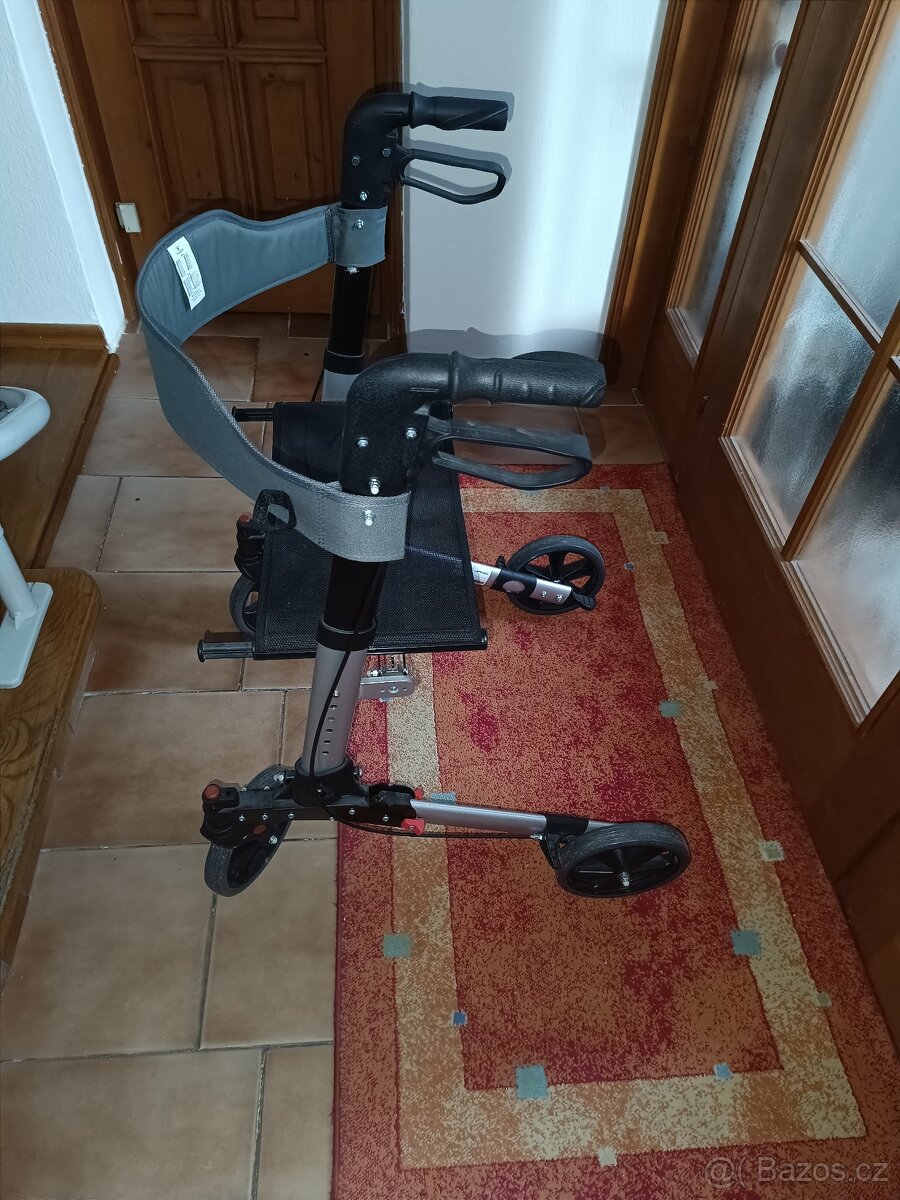 Chodítko pro dospělé - 2