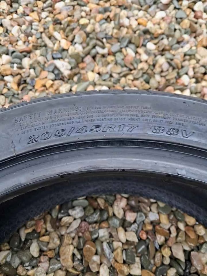 Mini Cooper 205/45 R17 letní pneu - 2