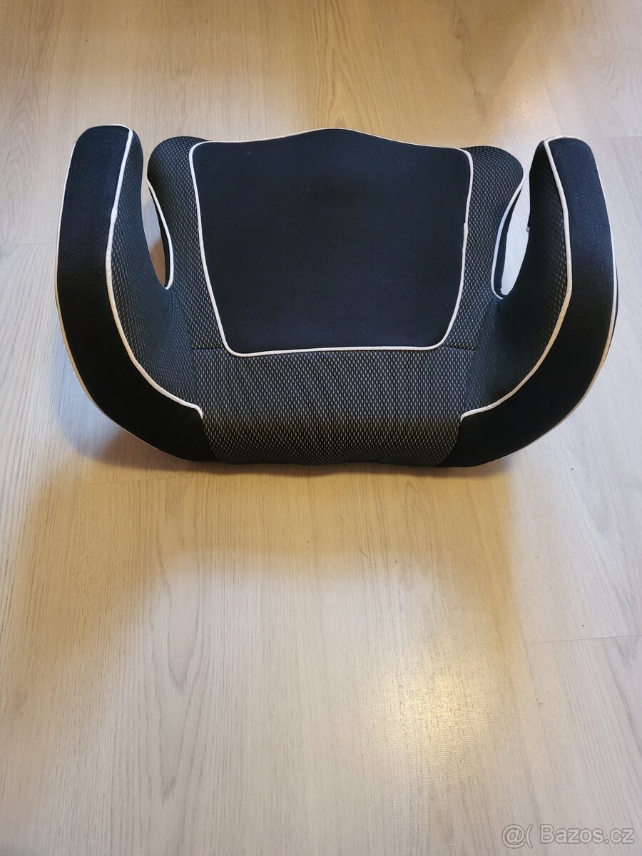 Podsedák do auta Caretero Leo Black - 2