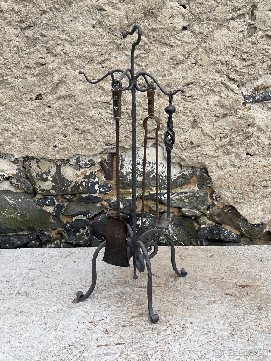 držák na pohrabáč - 2