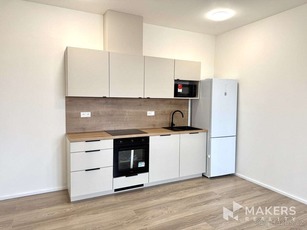 Pronájem bytu 2+kk po rekonstrukci, 47 m², U Skládky, Praha - 2