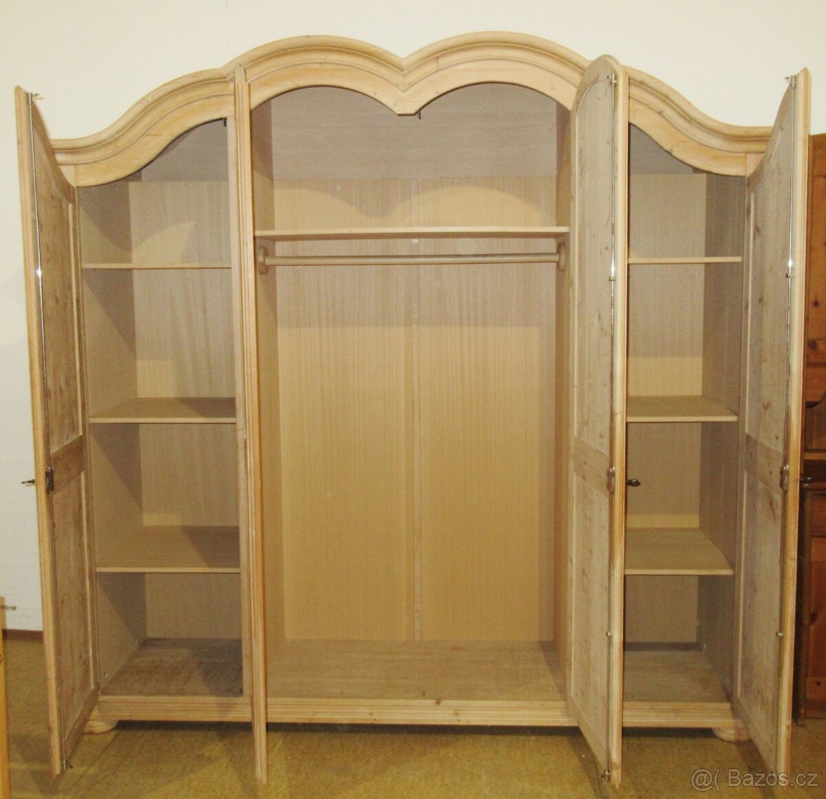 Šatní skříň z borovice - masiv - Výborný stav - 2