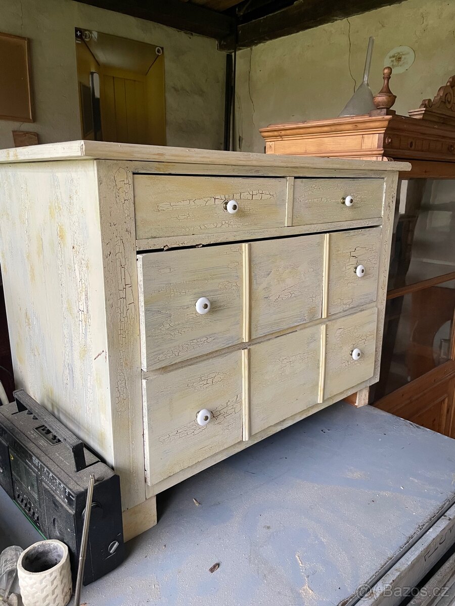 krásná venkovská komoda - 2