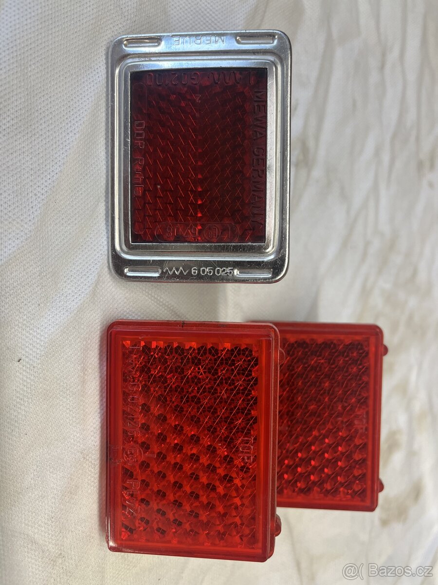 Trabant - odrazky do zadních světel - 2