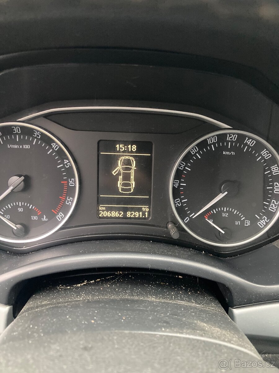 Škoda octavia 2 facelift 1.6tdi 4x4 - 2