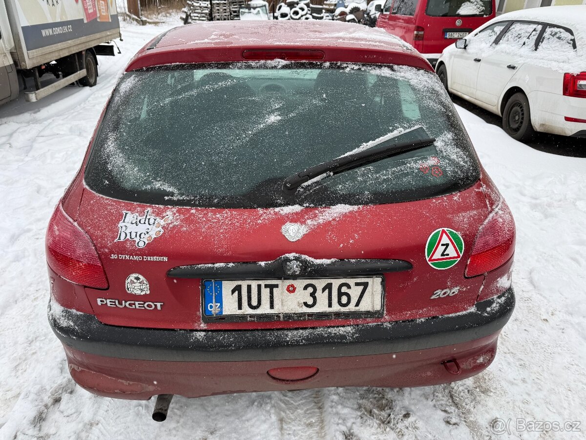 prodám peugeot 206 1,4 benzín 5 dvéř. - 2