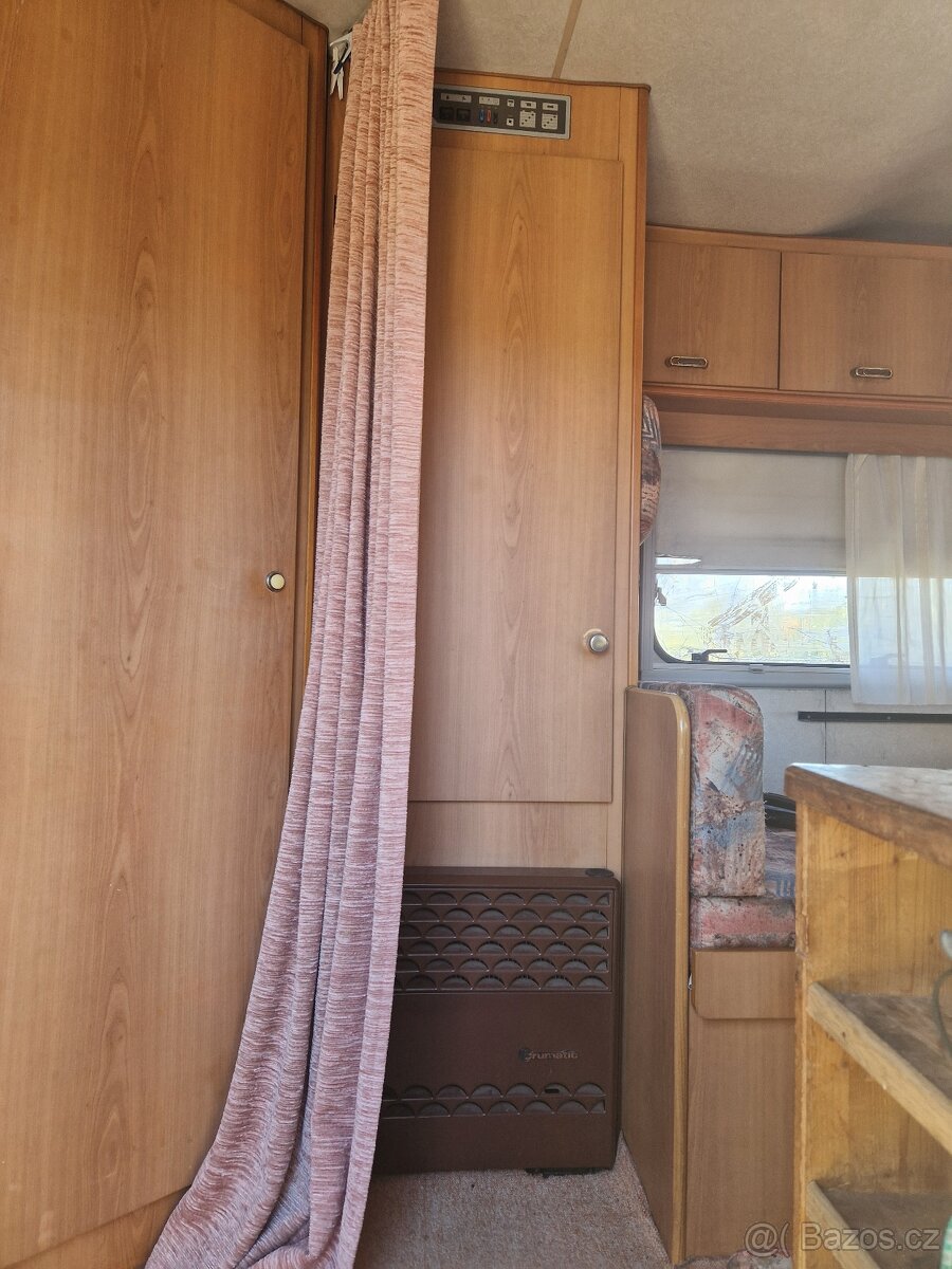 Obytný vůz Ford transit 2.5D - 2