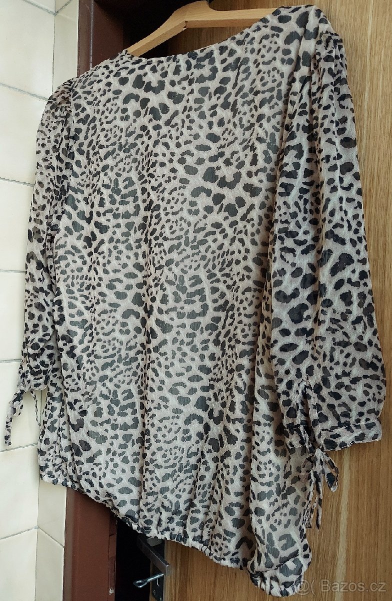 Jemná lehká halenka XXL. - 2