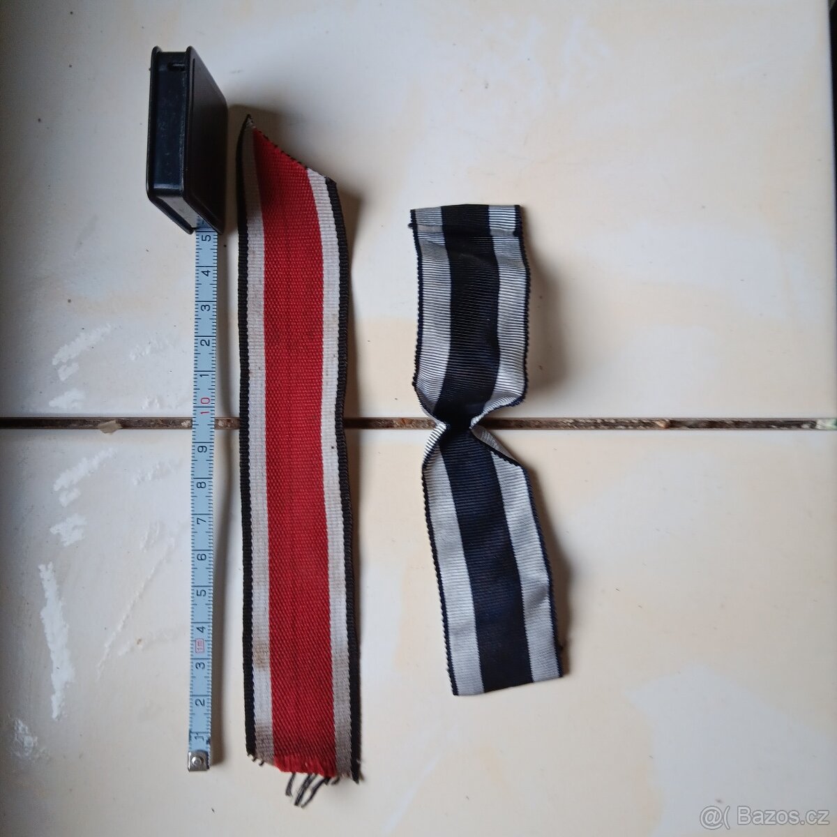 Stuhy k.medailím cena za kus 100kc. - 2