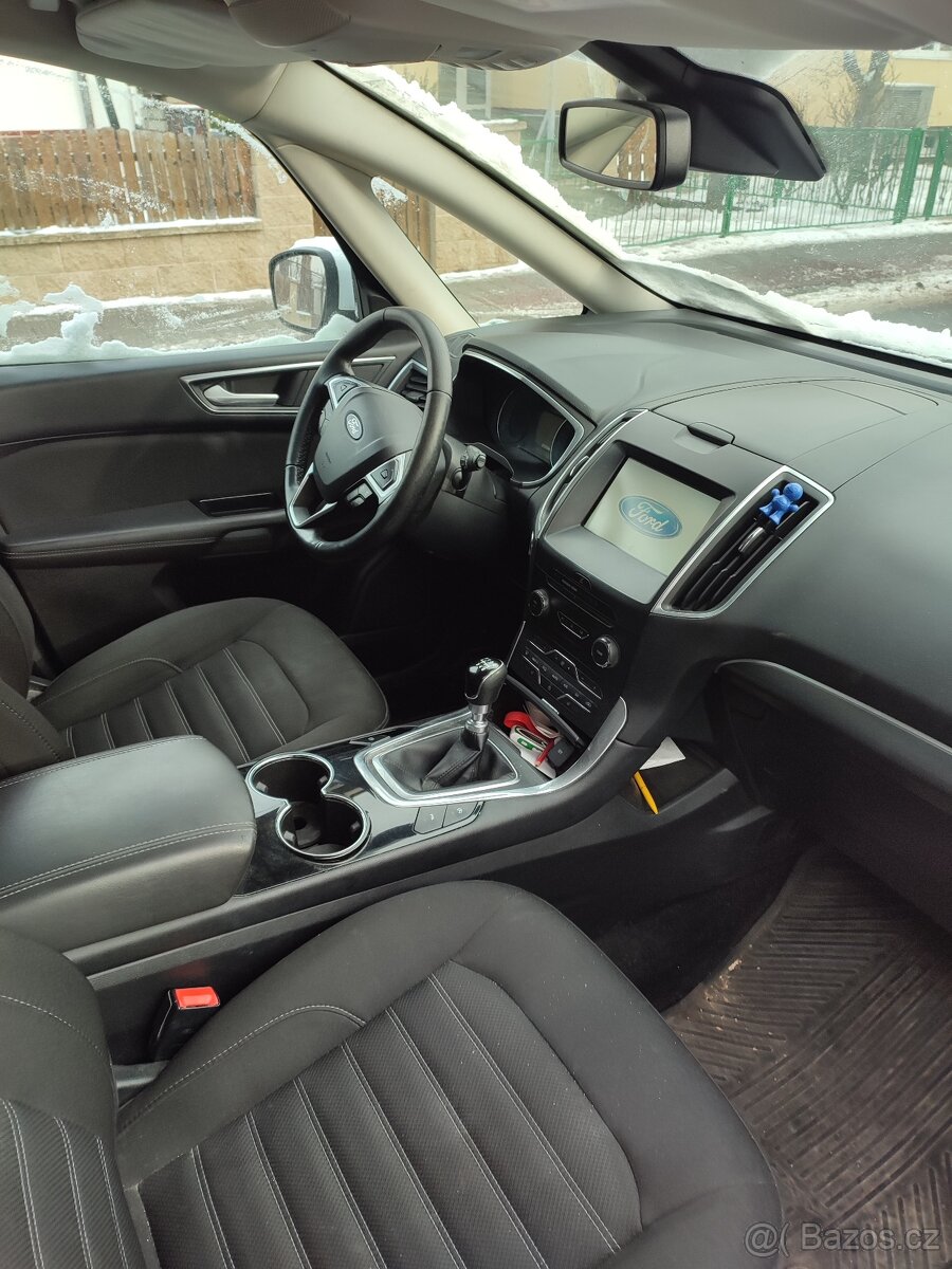 Prodám Ford Galaxy r.2016 Nafta 1,9 - 2
