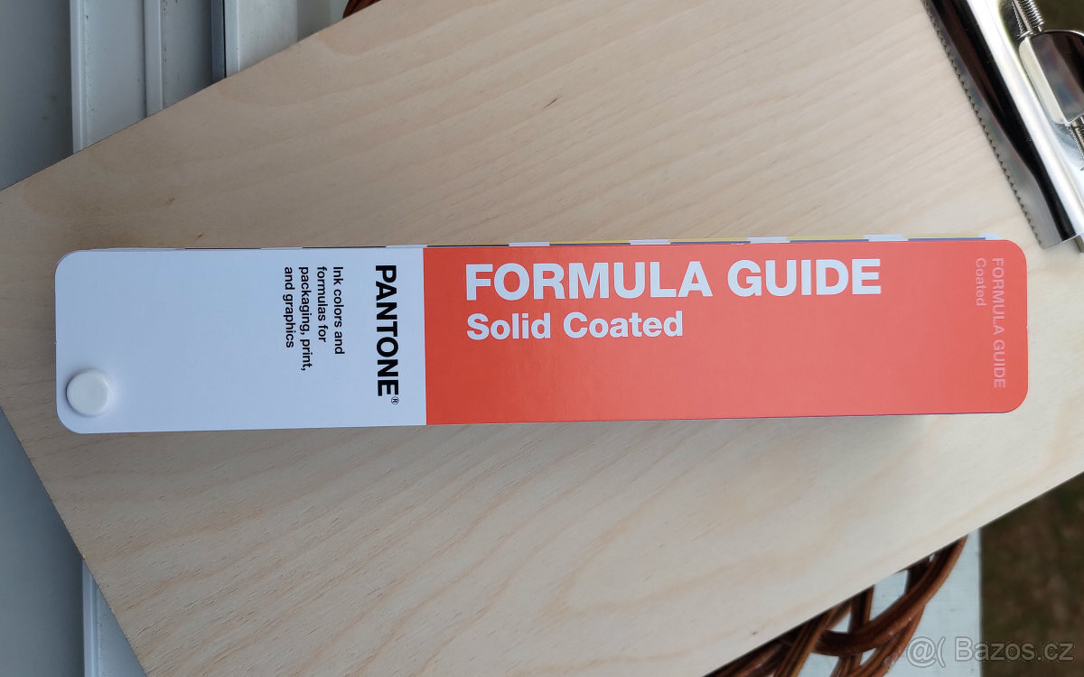 Pantone Formula Guide Solid Coated (2023) vzorník, barevnice - 2