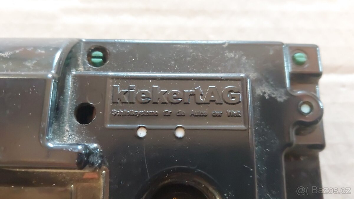 VW Transporter T5 – Mechanismus dovírání dveří 7E0827511A - 2