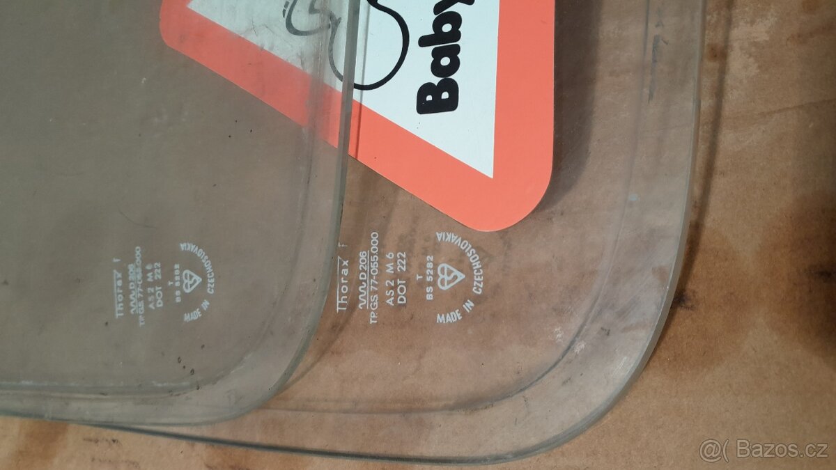 Zadní sklo Škoda 105, 120 - 2