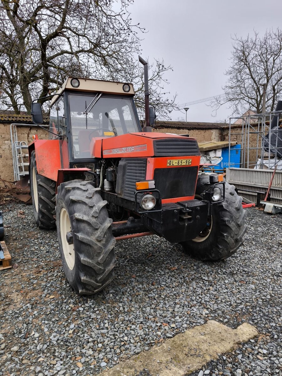 Traktor Zetor 121 45 - 2