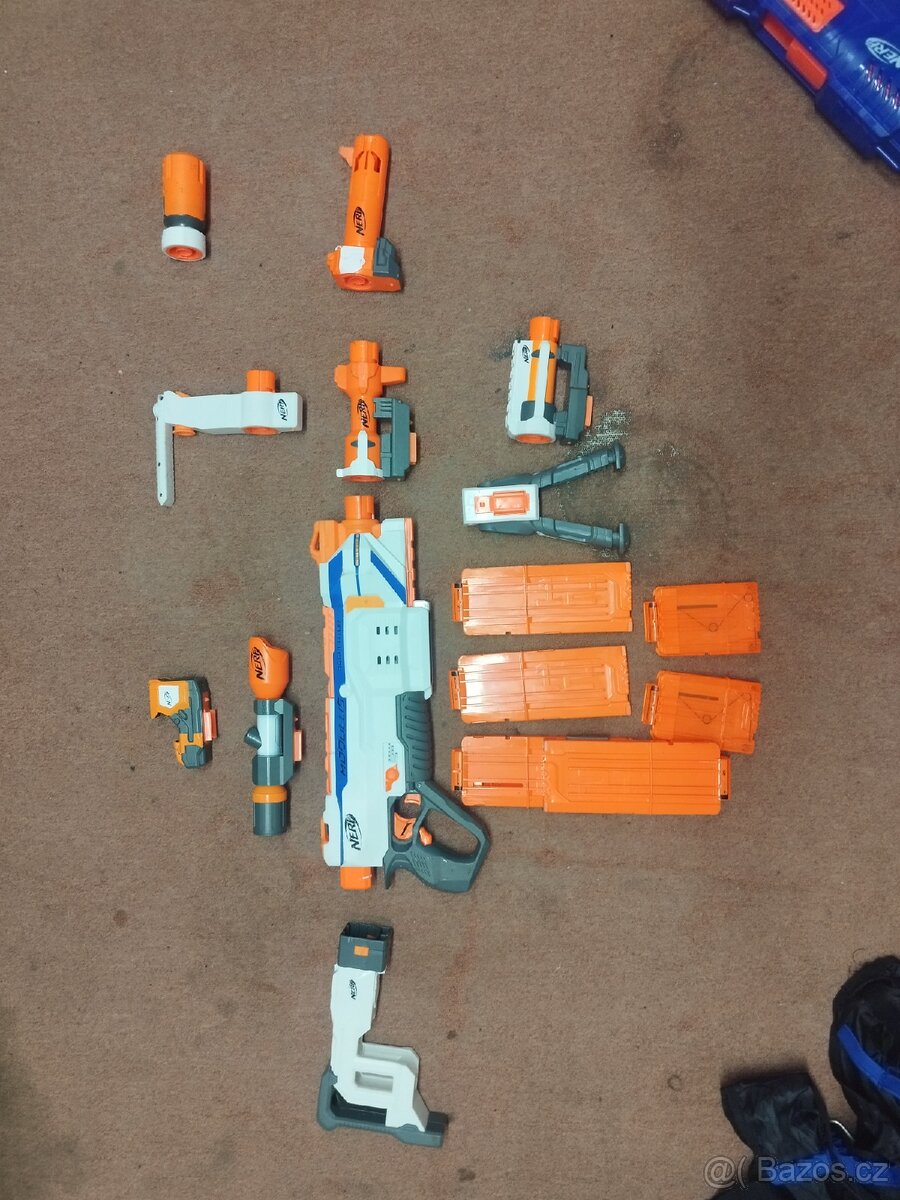 Mega set Nerf zbraní + zásobníky, vesta, příslušenství - 2