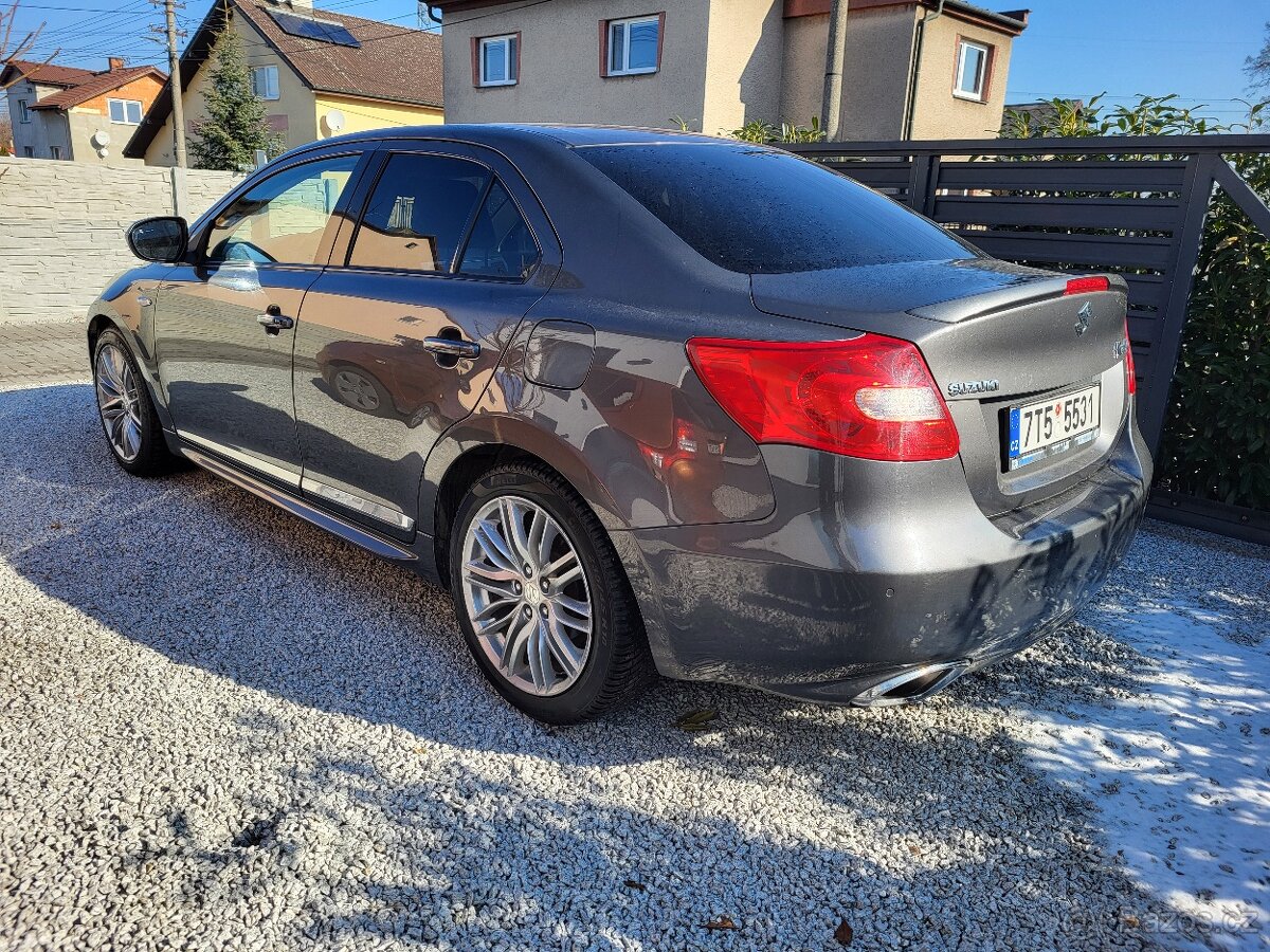 Suzuki Kizashi 2.4 automat 180PS
