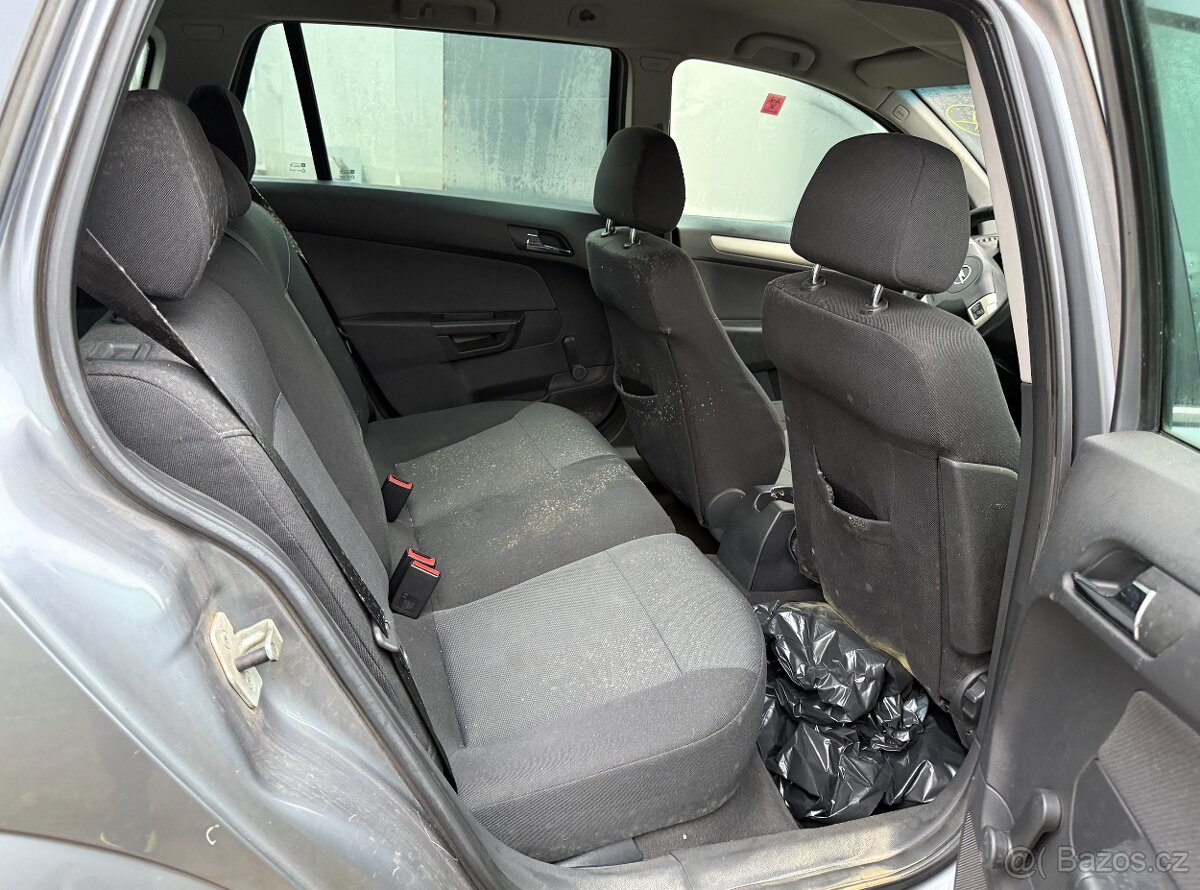 Opel Astra 2007 – na náhradní díly - 2