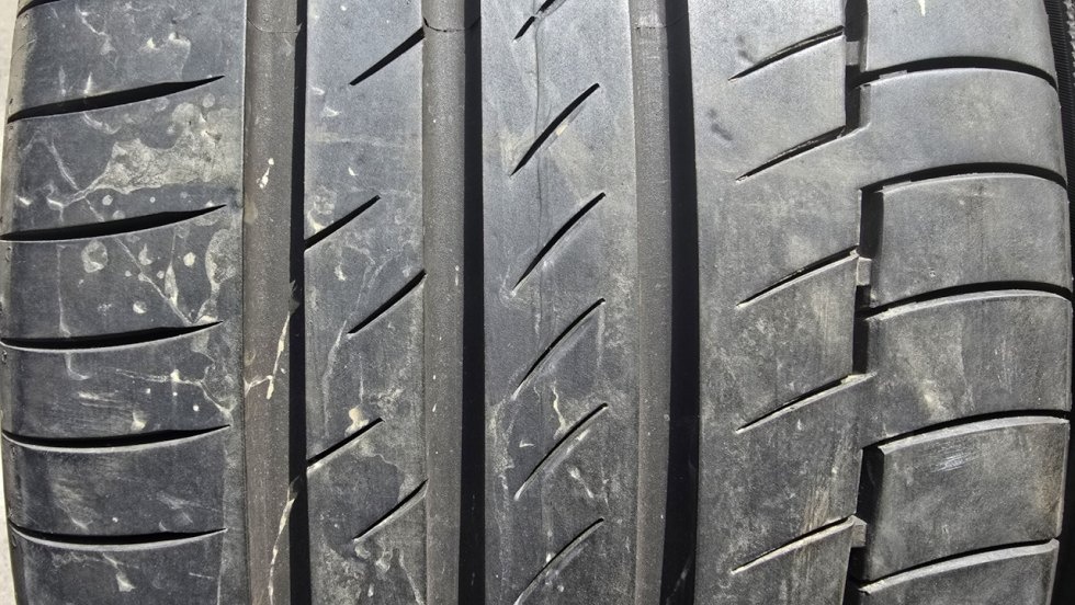 Letní pneu 245/45/19 Continental - 2