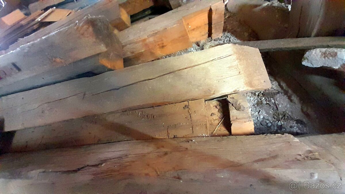 Staré trámy a prkna - 2