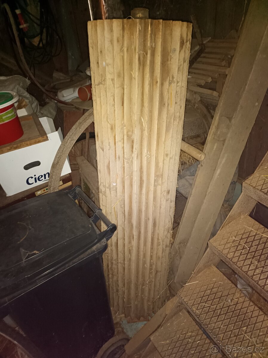Prodám válec z modřínového dřeva za traktor - 2