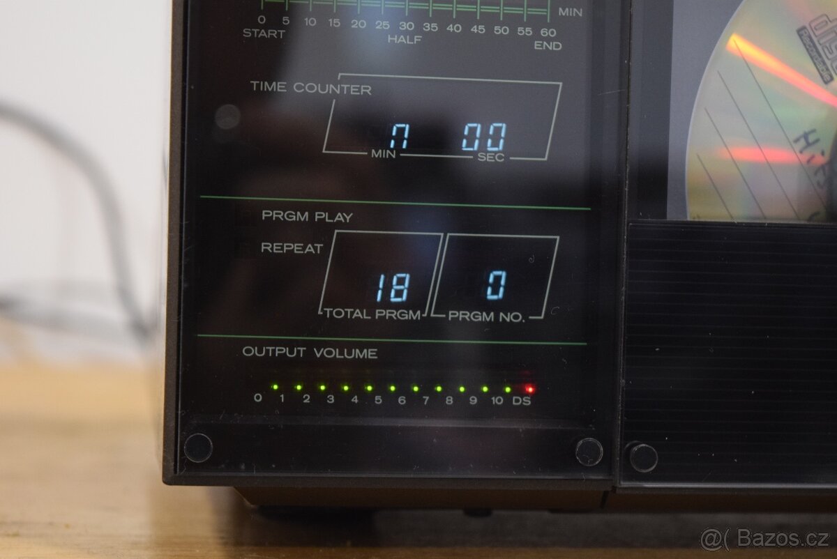 HITACHI DA-1000 KVALITNÍ VINTAGE CD PŘEHRÁVAČ - 2