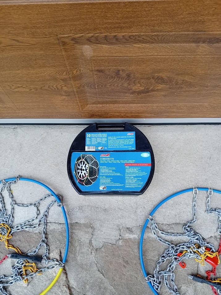 Jeden pár sněhových řetězů, ocel, rychloupínací. - 2