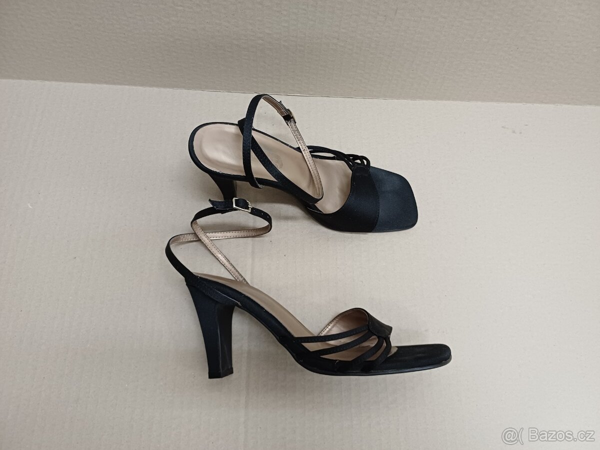 Černé páskové sandále vel.37 - 2