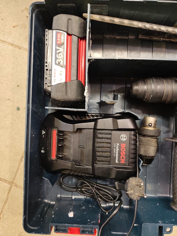 Aku vrtačka BOSCH 36V - 2