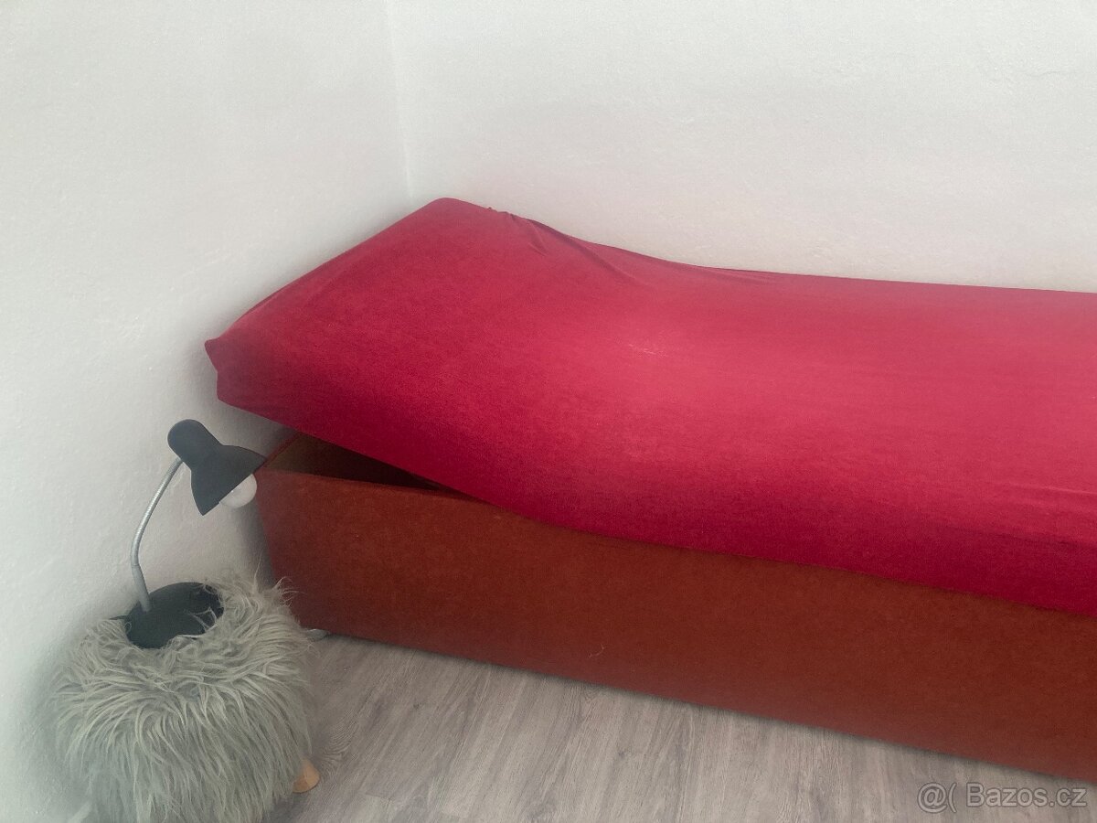 Polohovaci postel - 2