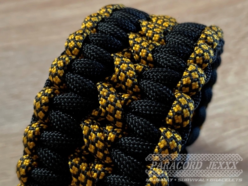 PARACORD náramek (19 cm) gold - black - 2