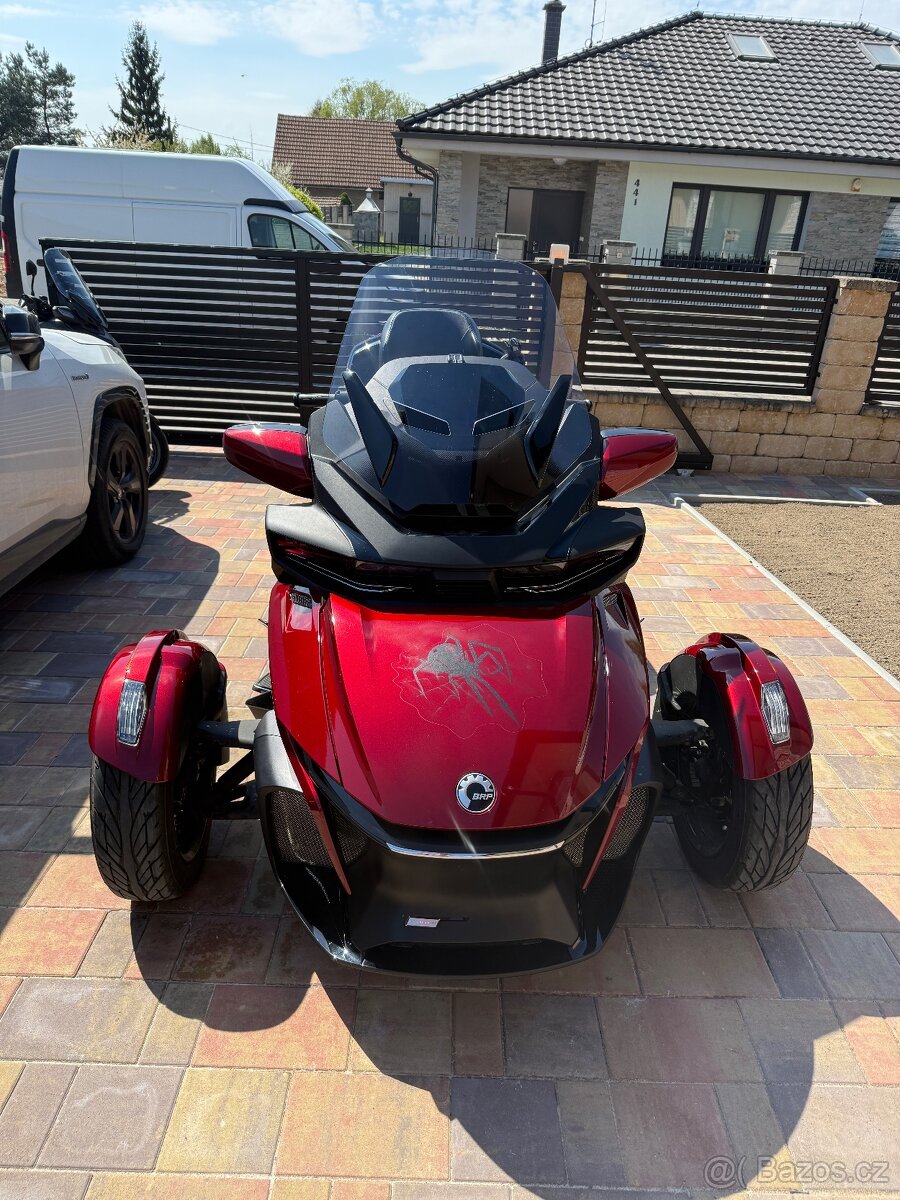 CAN-AM SPYDER - 2
