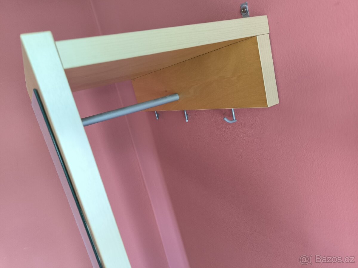 Předsíňová stěna se zrcadlem - 2