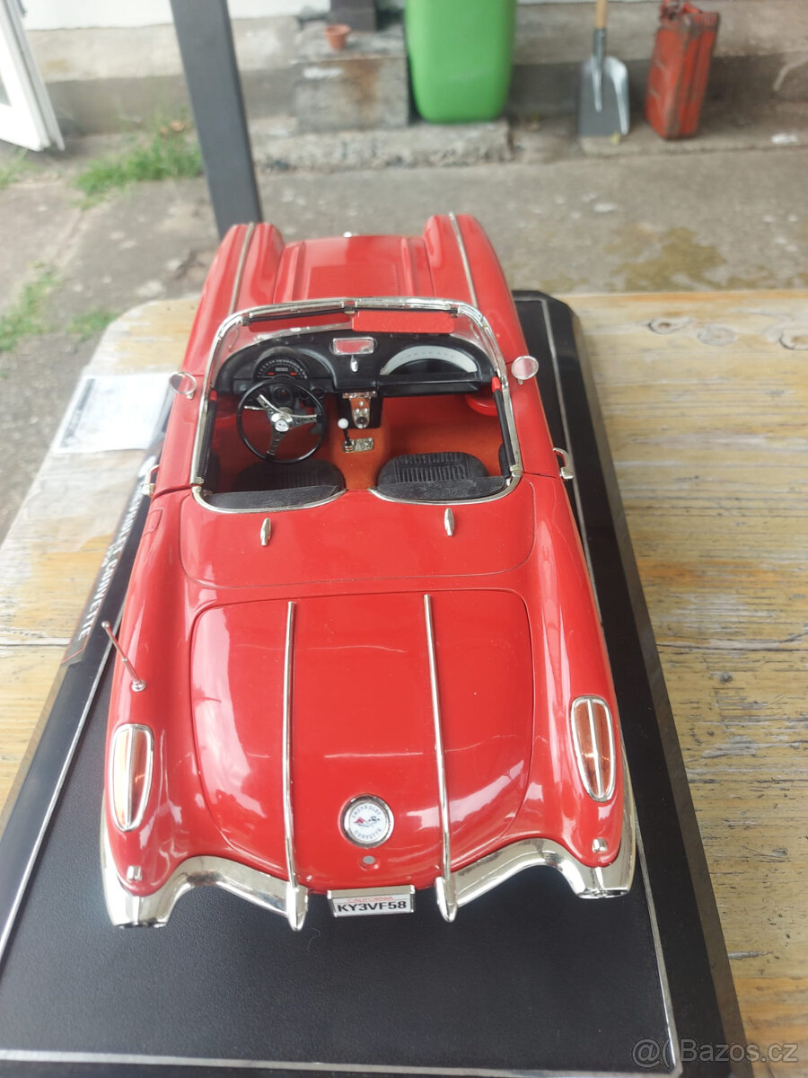 Chevrolet Corvette 1:12 - 2