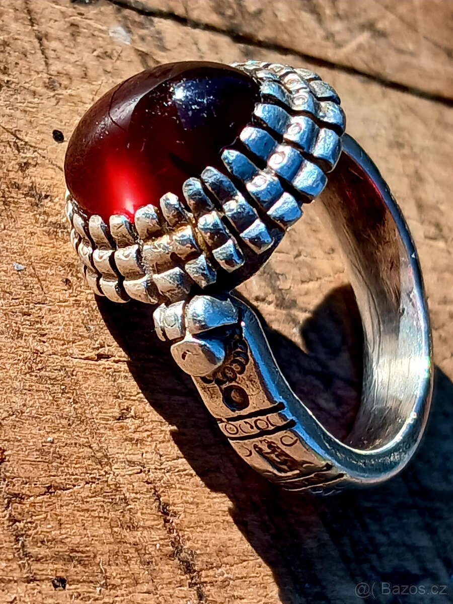 Stříbrný starobylý prsten - 2