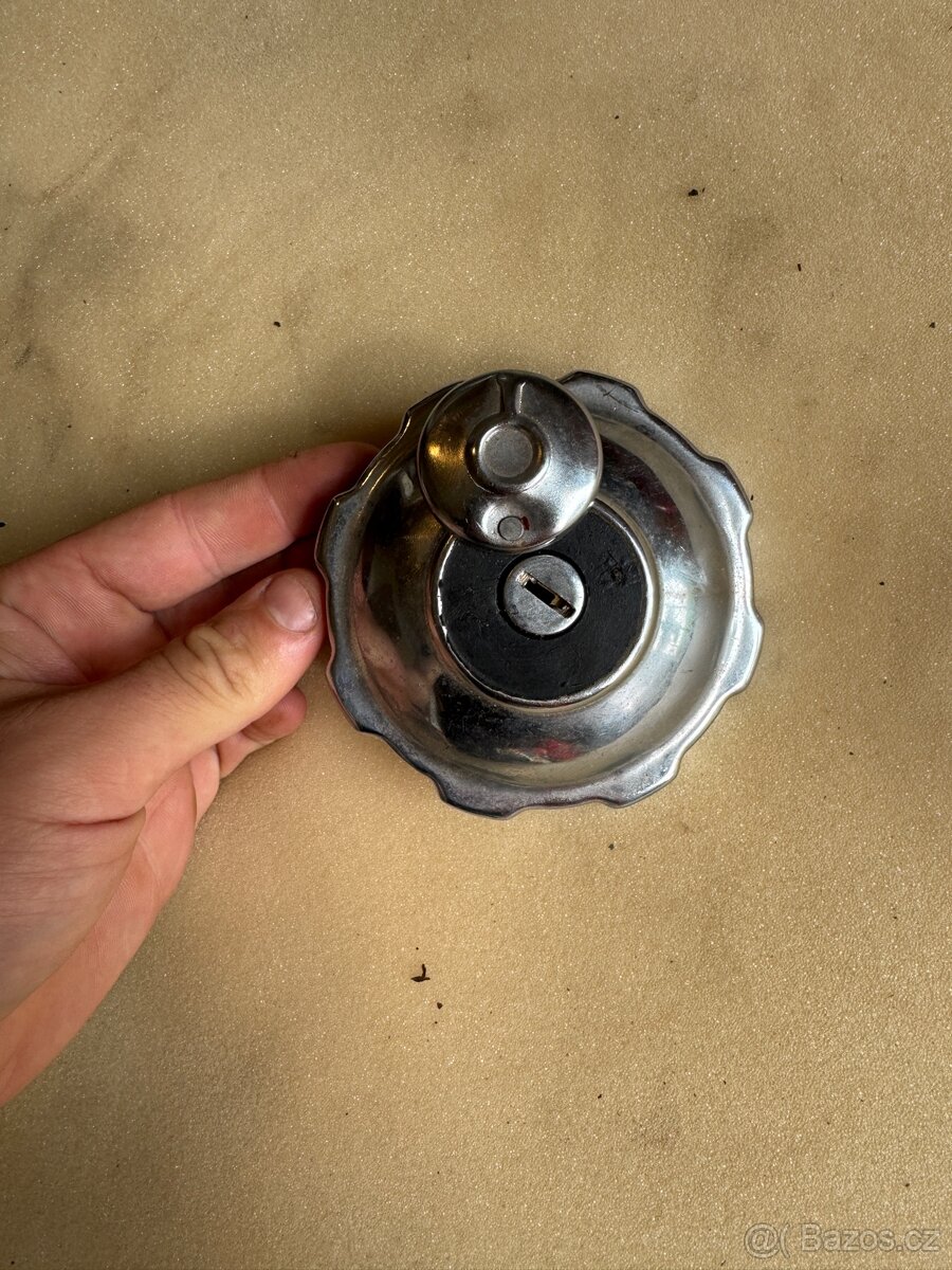 Víčko nádrž jawa - 2