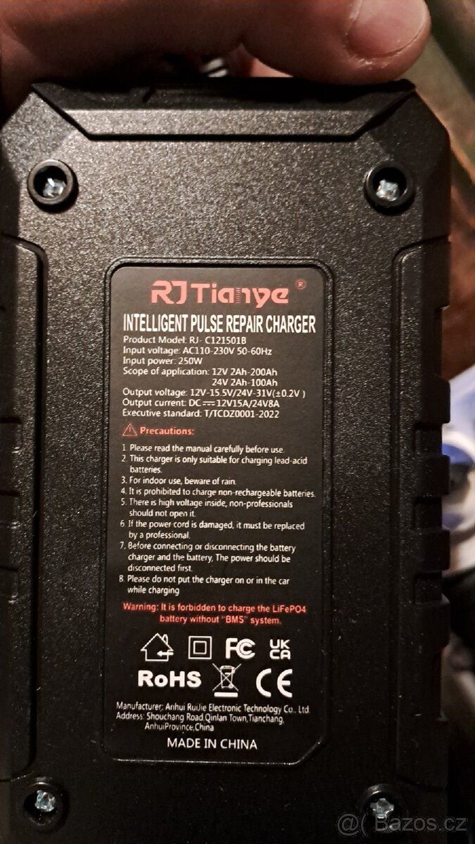 9-ti stupňová nabíječka baterii 12V/15A-24V/8A - 2