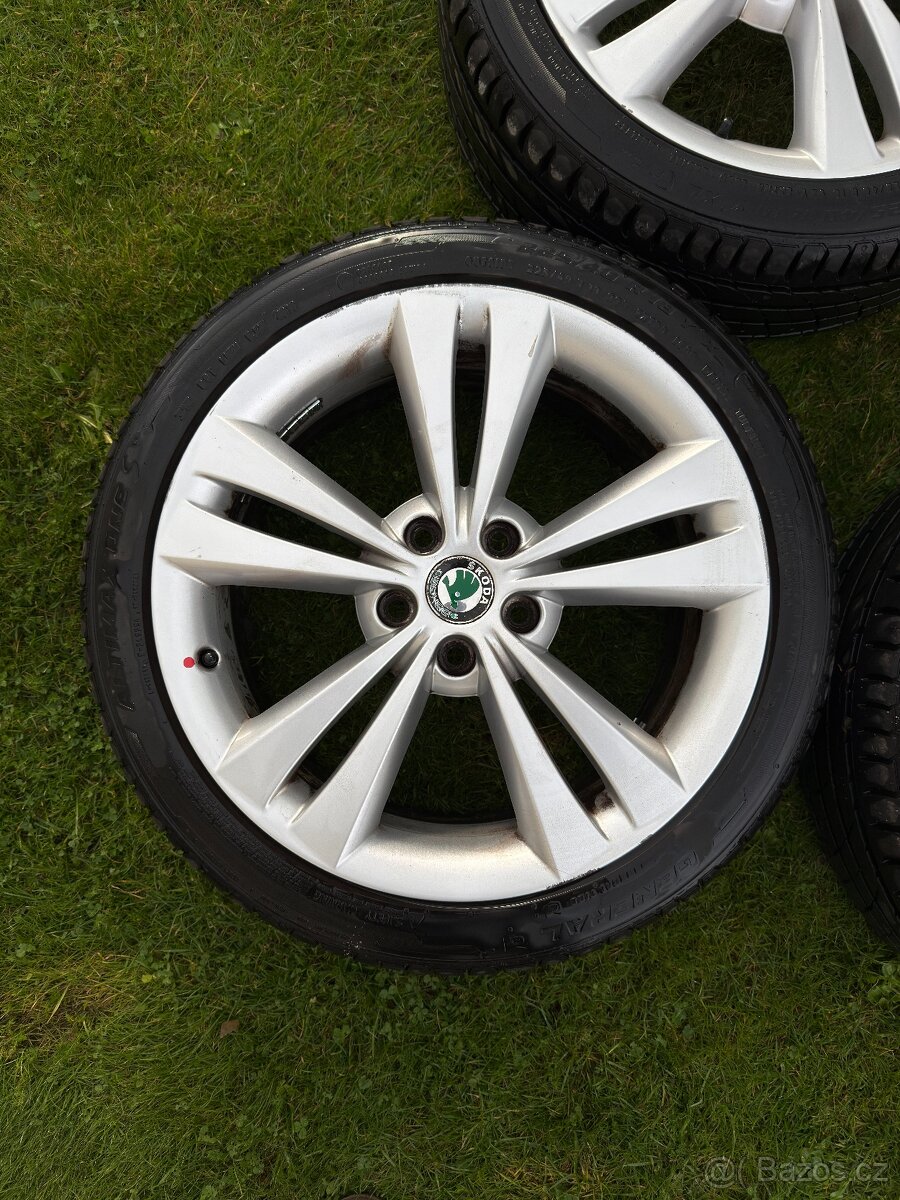 Orig ALU kola Škoda RS 5x112 R18 Neptune + 225/40 R18 - 2