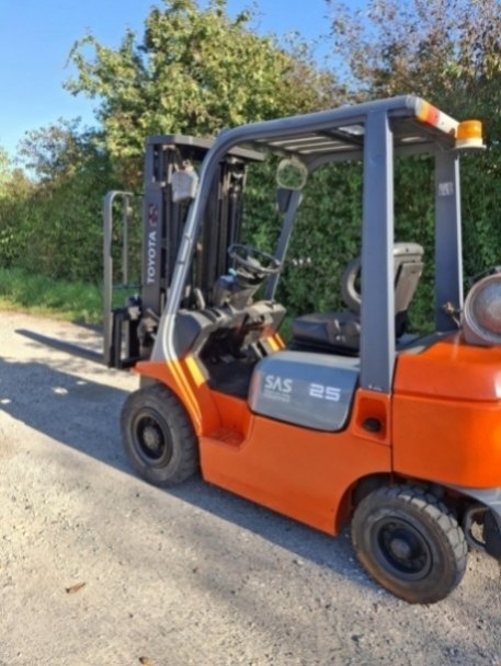 Použitý VZV TOYOTA 42-7FGF25, rok výroby 2002, SO 2025 - 2