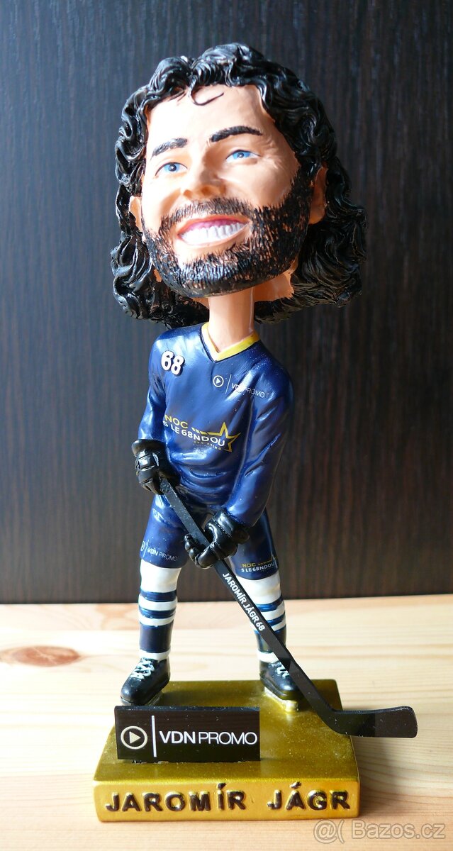 SBĚRATELSKÁ FIGURKA S KÝVACÍ HLAVIČKOU – JAROMÍR JÁGR - 2