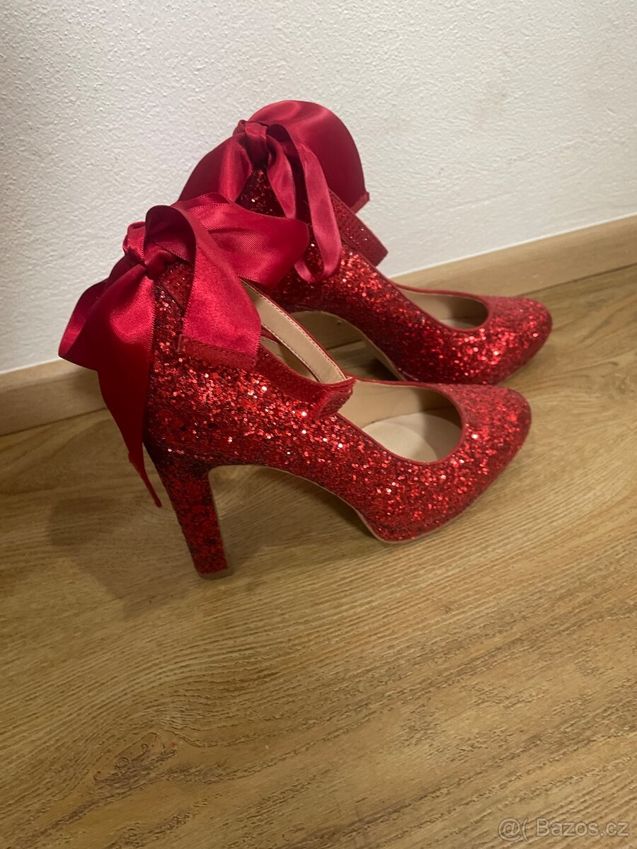 Třpytivé lodičky 38 - 2