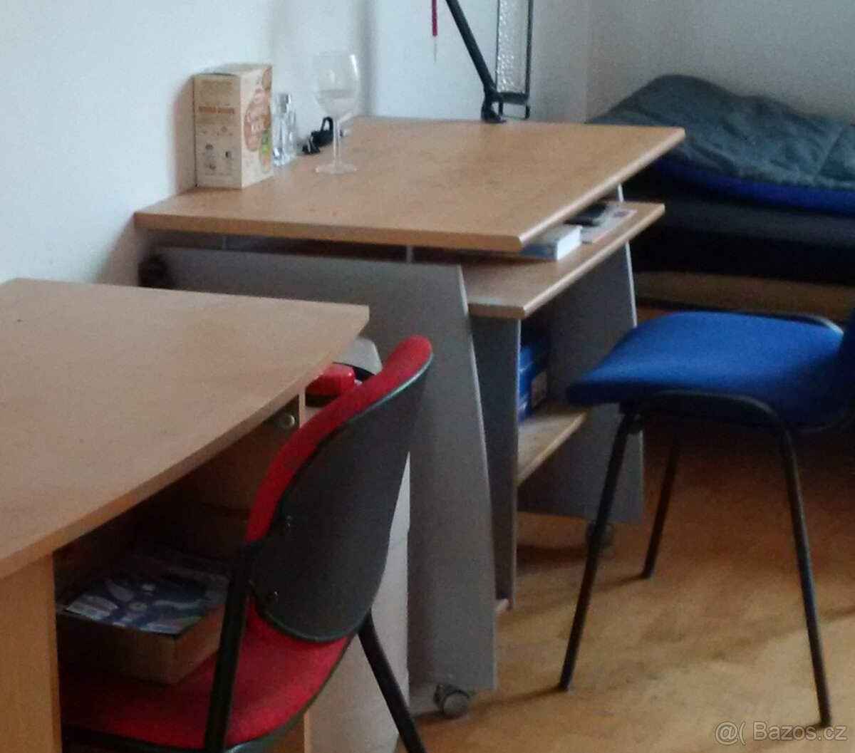 Počítačový stůl 2 na kolečkách - 2