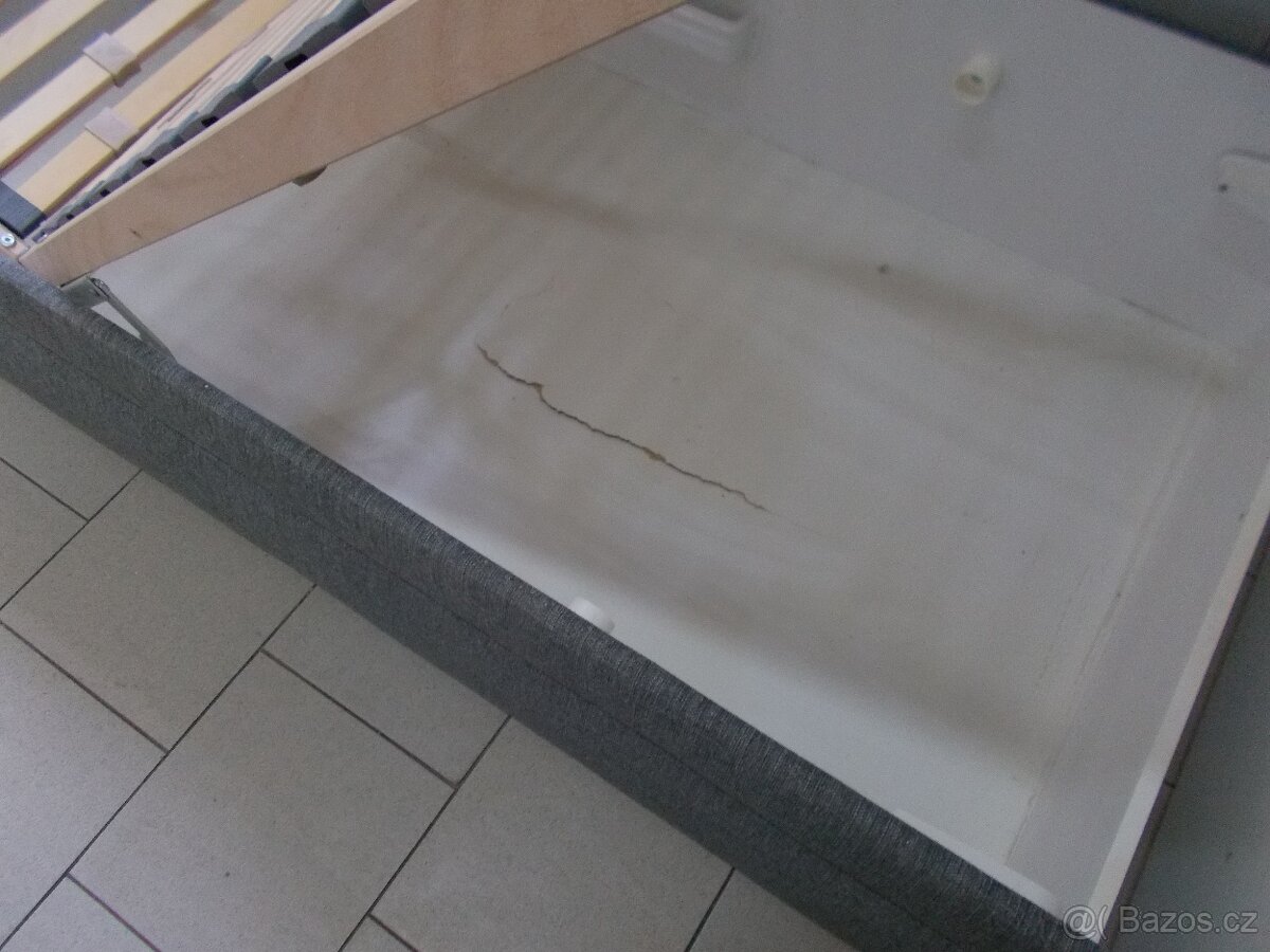 postel s úložným prostorem - 2
