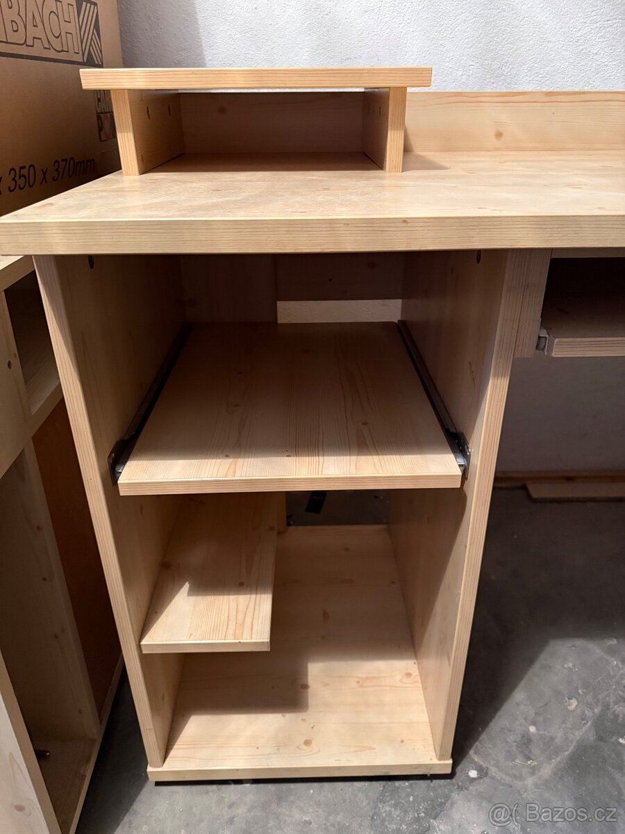 Pracovní stůl - 2