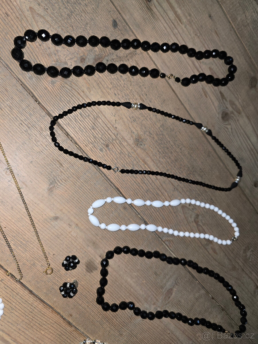 Staré korále náhrdelníky - 2