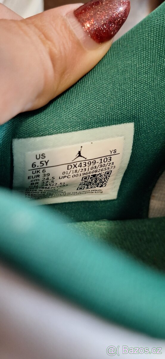 Nike Jordan v.39 - 2