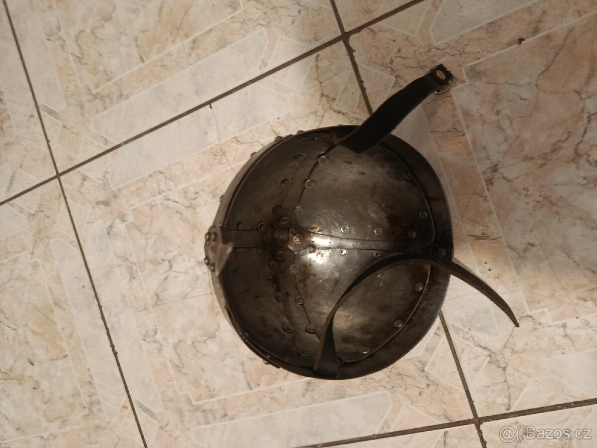 Středověka helma Spangenhelm - 2