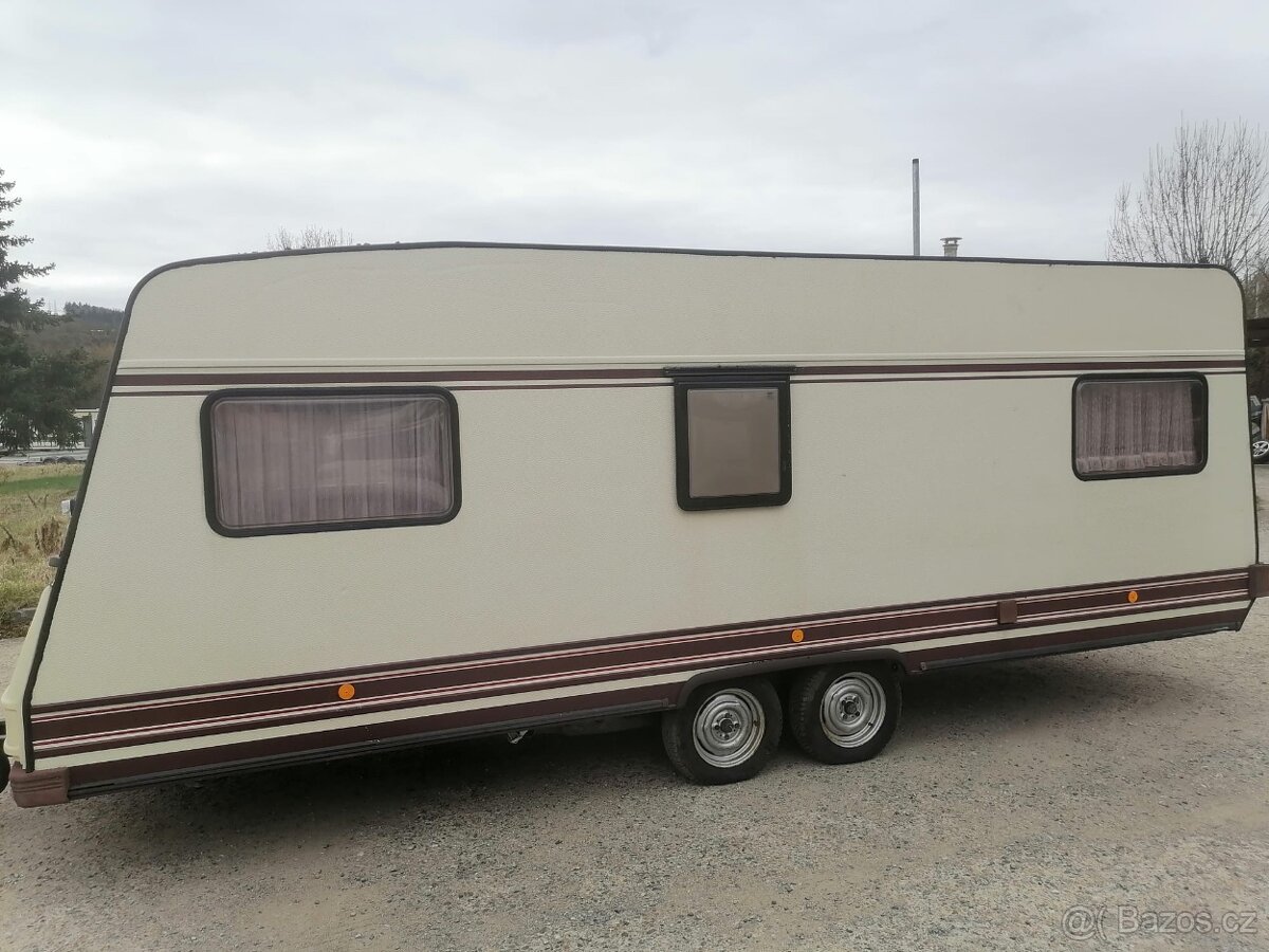 Karavan Burstner, Koupelna , Topení - 2