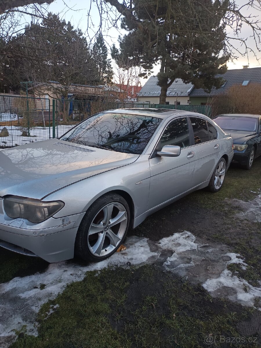 BMW 7 735i dva vozy - 2