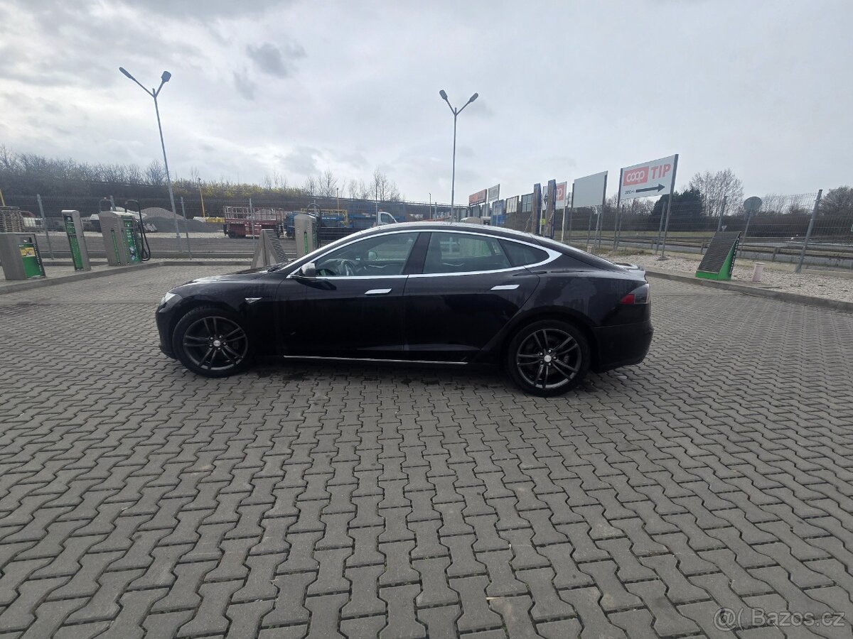Tesla Model S 90D Free Supercharger - 2
