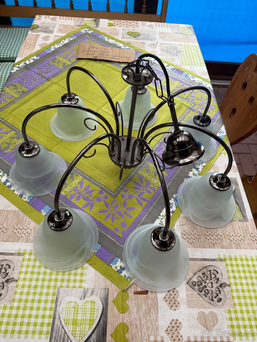 Prodám kovový sedmi rameni lustr - 2